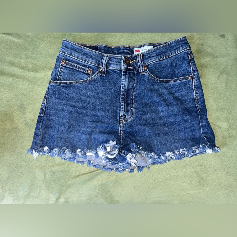 Wrangler Blue Jean Cut Off Shorts Distressed Hem Womens 29x30 Medium Wash Cotton